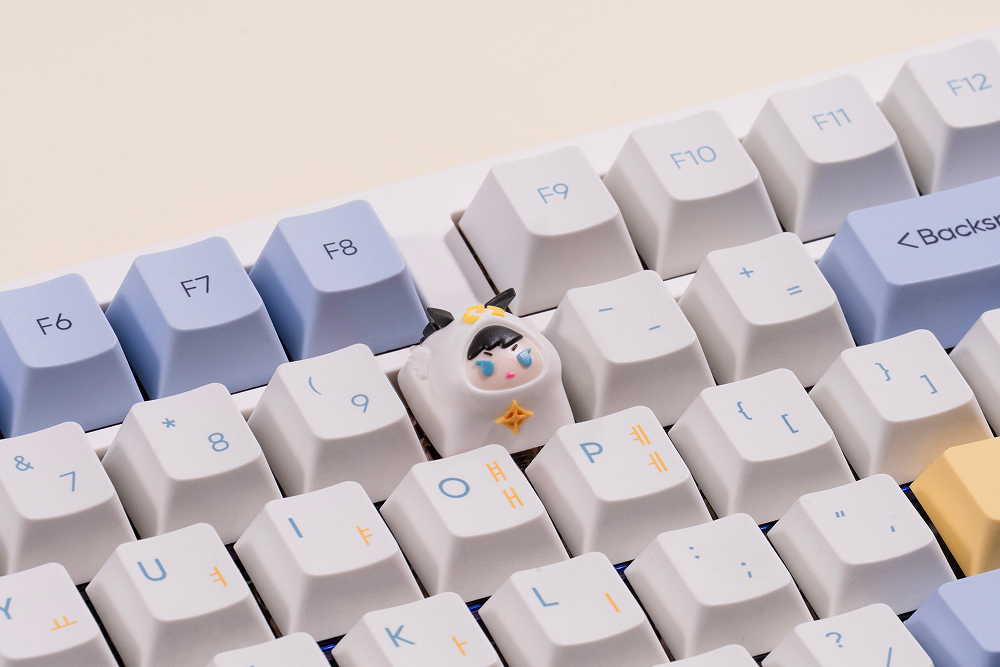 Artamiel Artisan Keycap